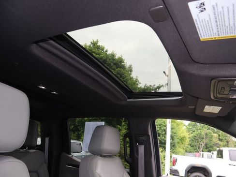 Used 2023 GMC Sierra 1500 SLT w/ SLT Premium Package AWD/4WD image 40