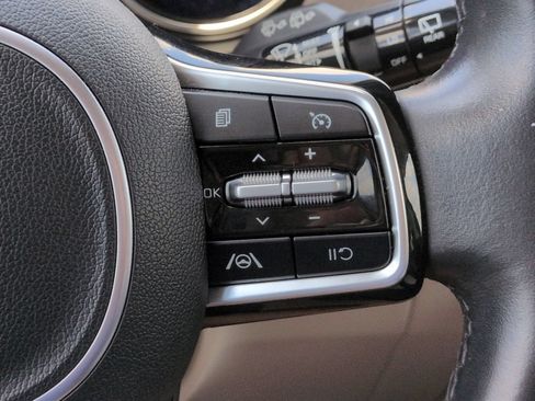 Certified 2024 Kia Carnival LX FWD image 26