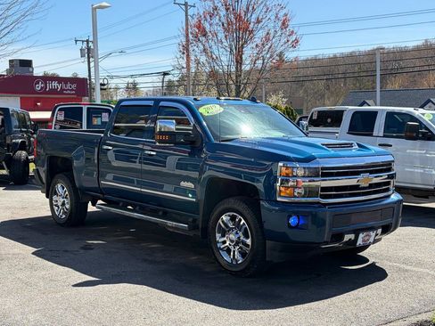 Used 2019 Chevrolet Silverado 2500 High Country w/ Duramax Plus Package AWD/4WD image 4