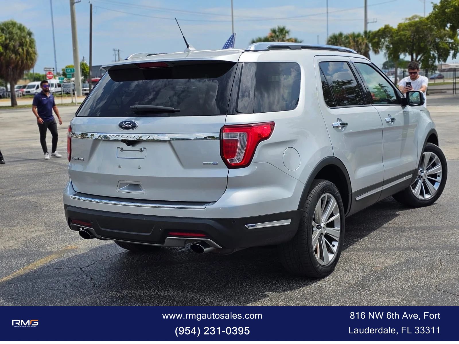 Used 2019 Ford Explorer Limited w/ Ford Safe & Smart Package AWD/4WD image 8
