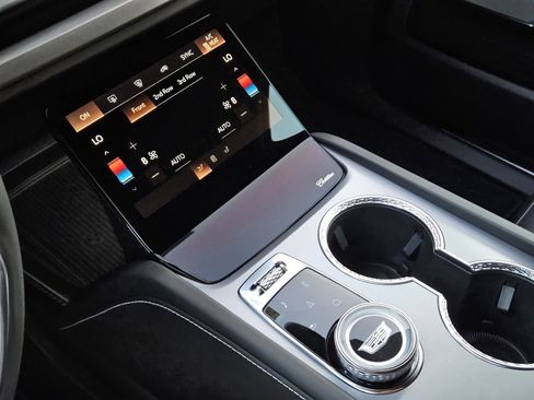 New 2026 Cadillac Vistiq Sport image 19