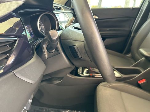 Used 2022 Buick Encore GX Select FWD image 39