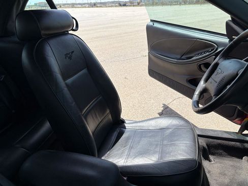 Used 2004 Ford Mustang 2dr CONVERTIBLE V6 image 32