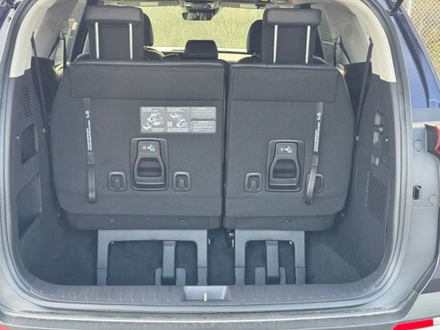 New 2026 Kia Carnival FWD image 12