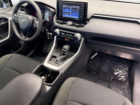 Used 2022 Toyota RAV4 LE w/ Carpet Mat Package (TMS) FWD image 12