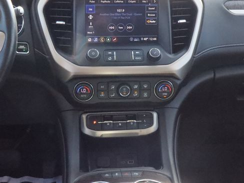 Used 2020 GMC Acadia Denali w/ Trailering Package AWD/4WD image 11