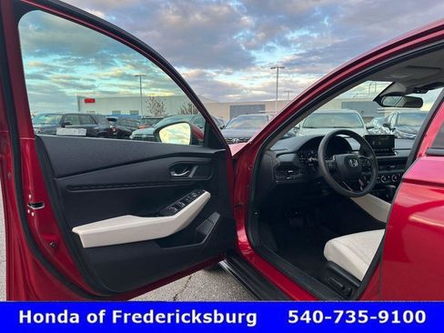 Certified 2023 Honda Accord EX image 30