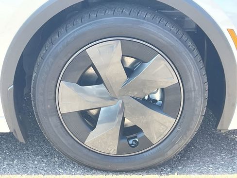 New 2026 Toyota Prius Plug-In Hybrid image 10