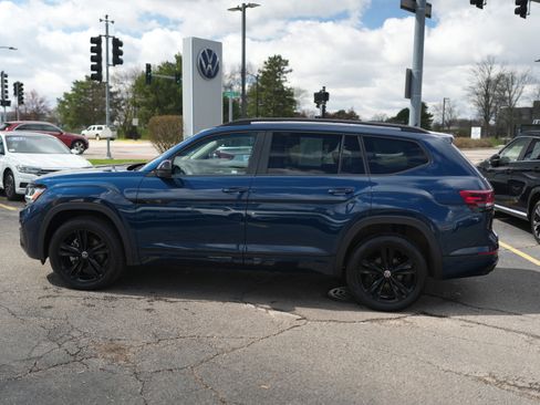 Used 2023 Volkswagen Atlas SEL R-Line image 10