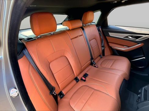 Used 2026 Jaguar F-PACE R-Dynamic S AWD/4WD image 18