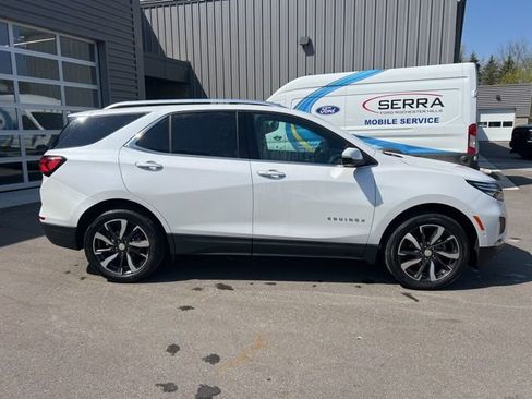 Used 2023 Chevrolet Equinox Premier AWD/4WD image 4