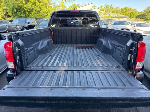 Used 2017 Toyota Tacoma SR RWD image 14