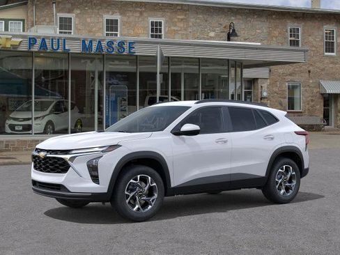 New 2026 Chevrolet Trax LT w/ Driver Confidence Package image 2