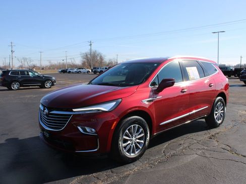 Used 2024 Buick Enclave Premium image 4