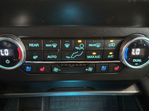 Used 2021 Ford Expedition Max XLT AWD/4WD image 18