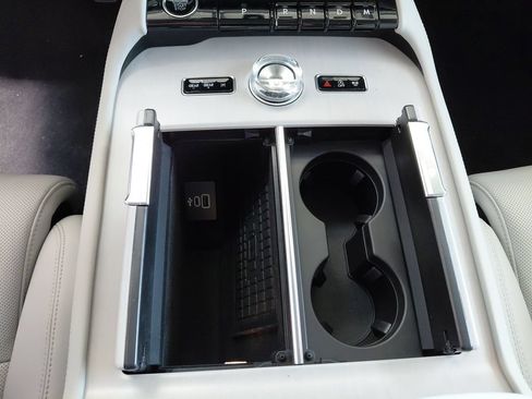 New 2026 Lincoln Navigator Premiere AWD/4WD image 16