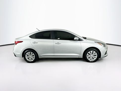 Used 2022 Hyundai Accent SE FWD image 10