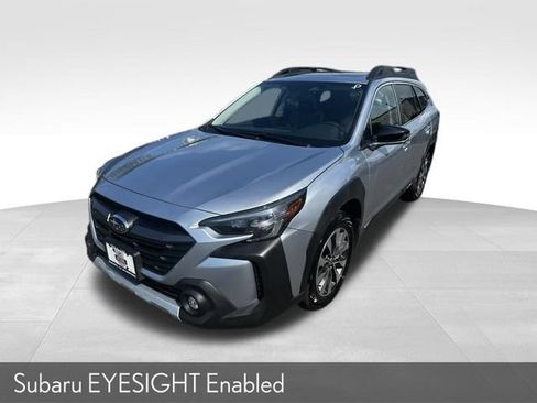 Used 2025 Subaru Outback Limited AWD/4WD image 4