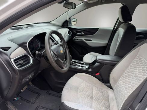 Used 2018 Chevrolet Equinox LS image 11