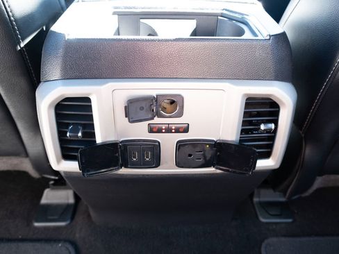 Used 2019 Ford F150 Lariat w/ Equipment Group 502A Luxury AWD/4WD image 18