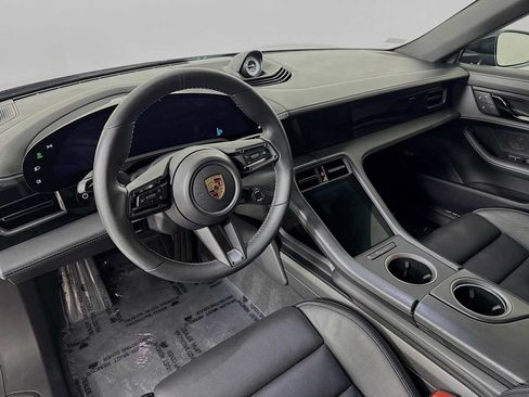 Certified 2022 Porsche Taycan 4 Cross Turismo AWD/4WD image 4