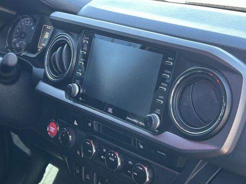 Used 2021 Toyota Tacoma TRD Pro AWD/4WD image 9