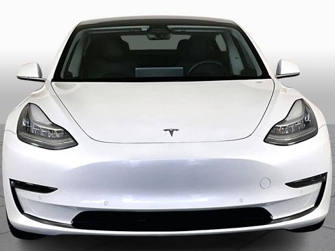 Used 2020 Tesla Model 3 Standard Range Plus image 3