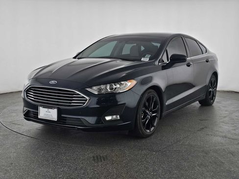 Used 2020 Ford Fusion SE w/ Equipment Group 151A FWD image 13