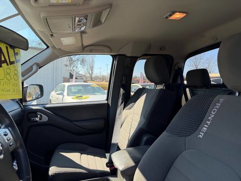Used 2012 Nissan Frontier SV w/ Sport Appearance Pkg image 14