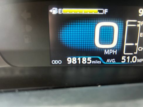Used 2017 Toyota Prius Four FWD image 19
