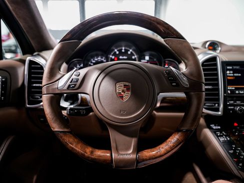 Used 2013 Porsche Cayenne Turbo AWD/4WD image 10