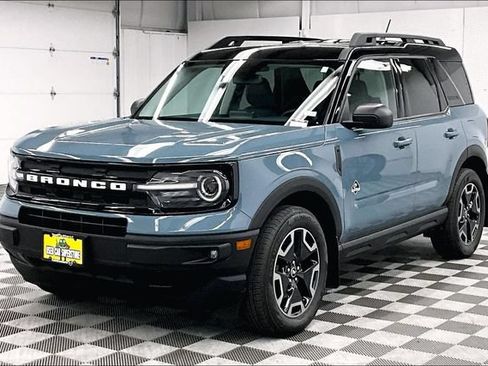 Used 2022 Ford Bronco Sport Outer Banks w/ Tech Package AWD/4WD image 11