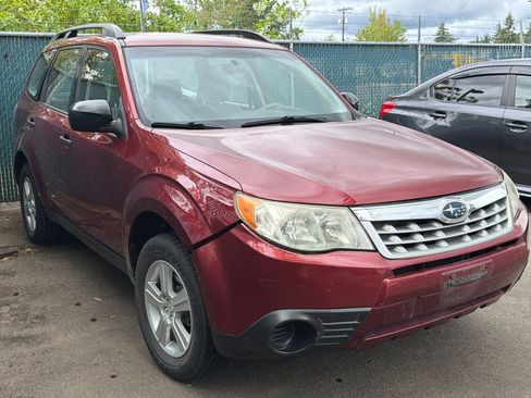 Used 2012 Subaru Forester 2.5X w/ Alloy Wheel Pkg AWD/4WD image 2