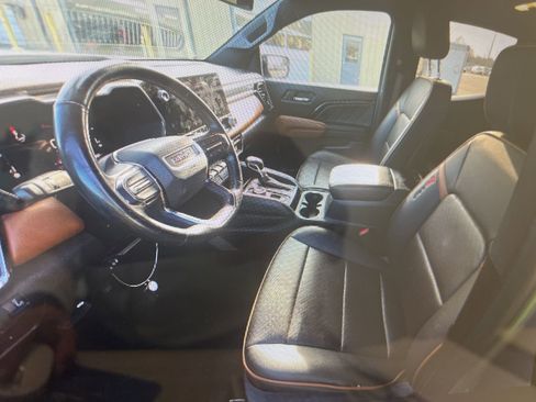 Used 2023 GMC Canyon AT4 w/ AT4 Premium Package image 12