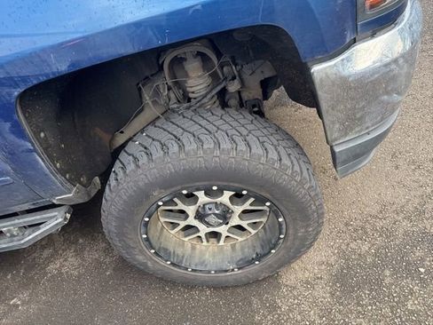 Used 2017 Chevrolet Silverado 1500 LT w/ LT Eassist Package image 8