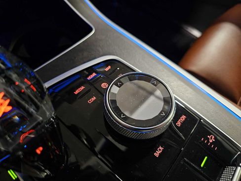 Used 2022 BMW X5 xDrive45e w/ M Sport Package image 29