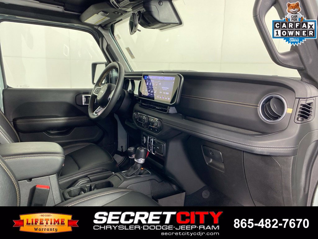 Used 2024 Jeep Wrangler Unlimited Sahara AWD/4WD image 33