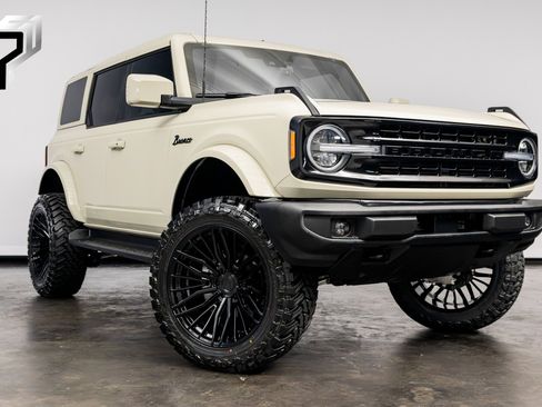Used 2025 Ford Bronco Outer Banks AWD/4WD image 1