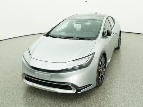 New 2026 Toyota Prius Plug-In Hybrid FWD image 16