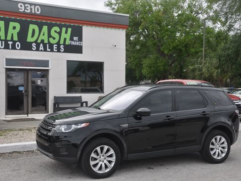 Used 2017 Land Rover Discovery Sport SE AWD/4WD image 6