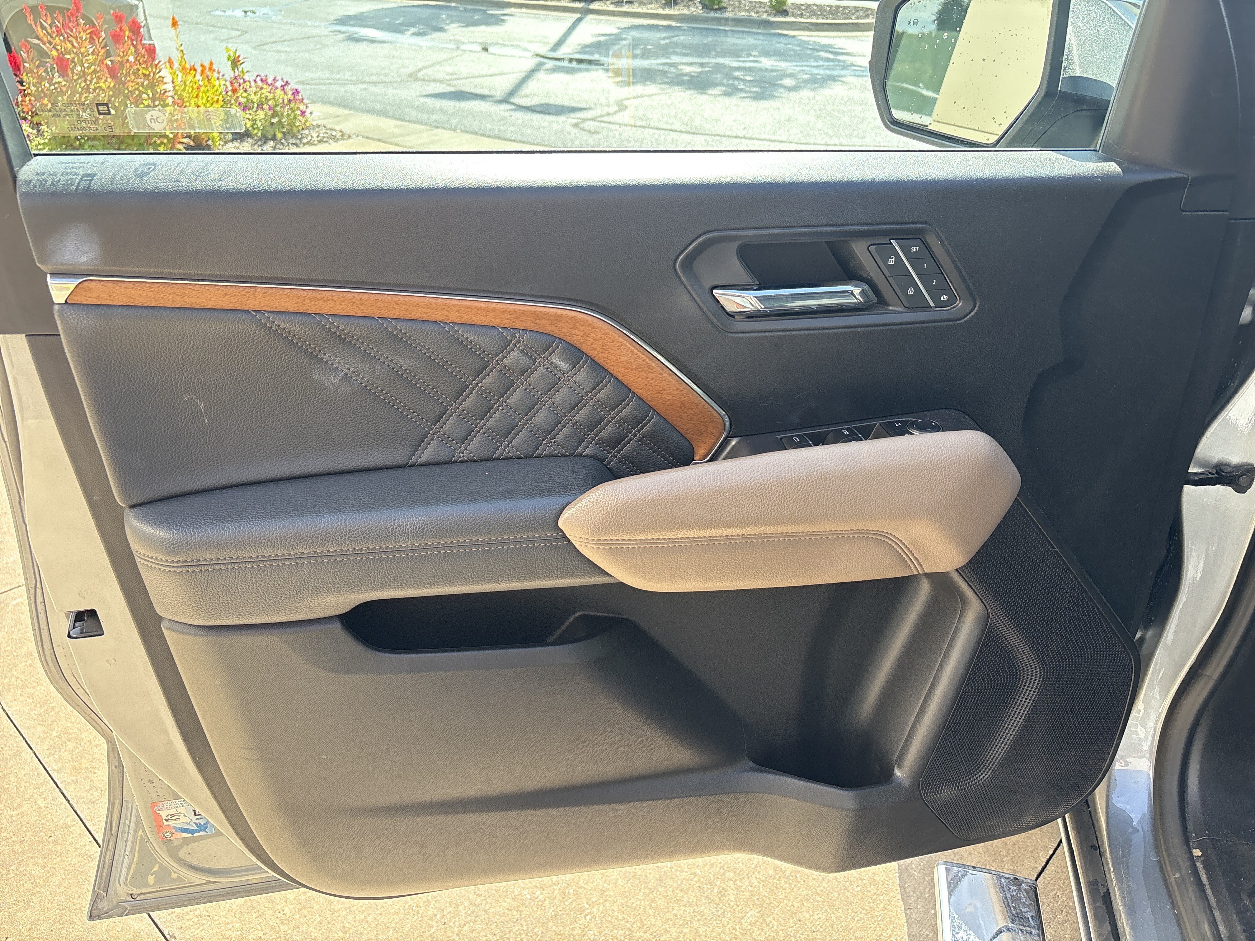 Used 2023 GMC Canyon Denali AWD/4WD image 14