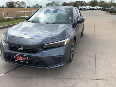 Used 2023 Honda Civic Touring image 4