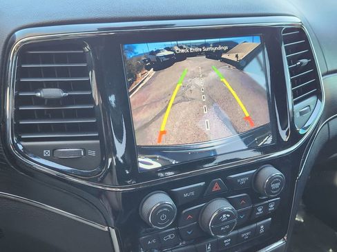 Used 2019 Jeep Grand Cherokee High Altitude AWD/4WD image 9