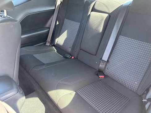 Used 2022 Dodge Challenger SXT image 30