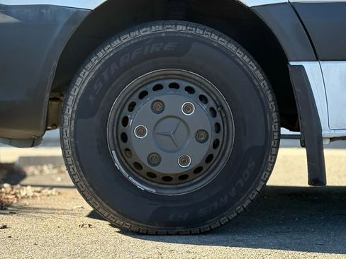 Used 2016 Mercedes-Benz Sprinter 3500 image 22