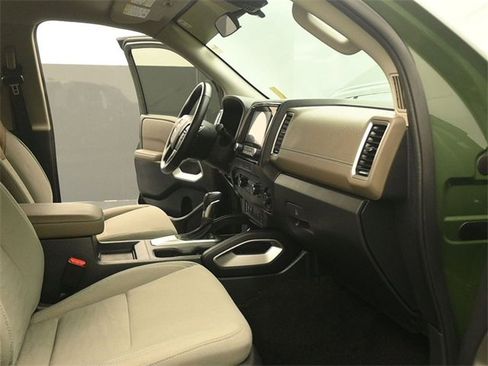 Used 2022 Nissan Frontier SV image 18