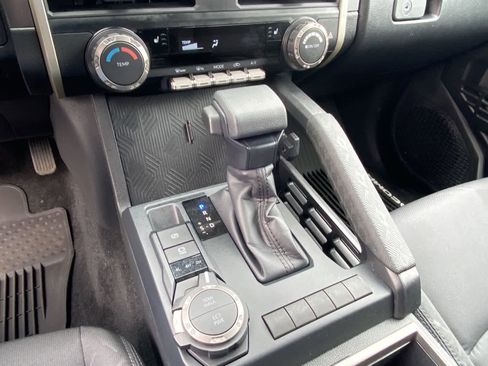 Certified 2025 Toyota Tacoma SR5 image 31