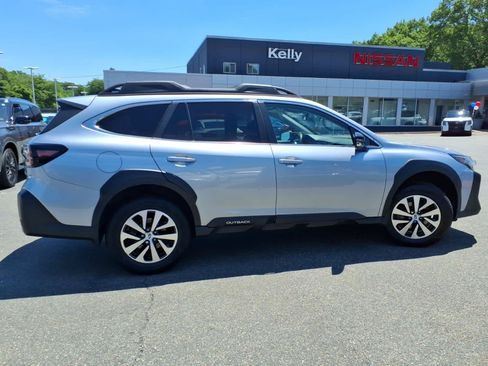 Used 2024 Subaru Outback Premium AWD/4WD image 4
