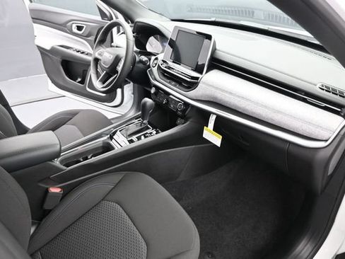 Used 2025 Jeep Compass Sport AWD/4WD image 5