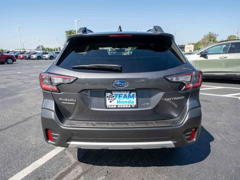 Used 2022 Subaru Outback Limited AWD/4WD image 5